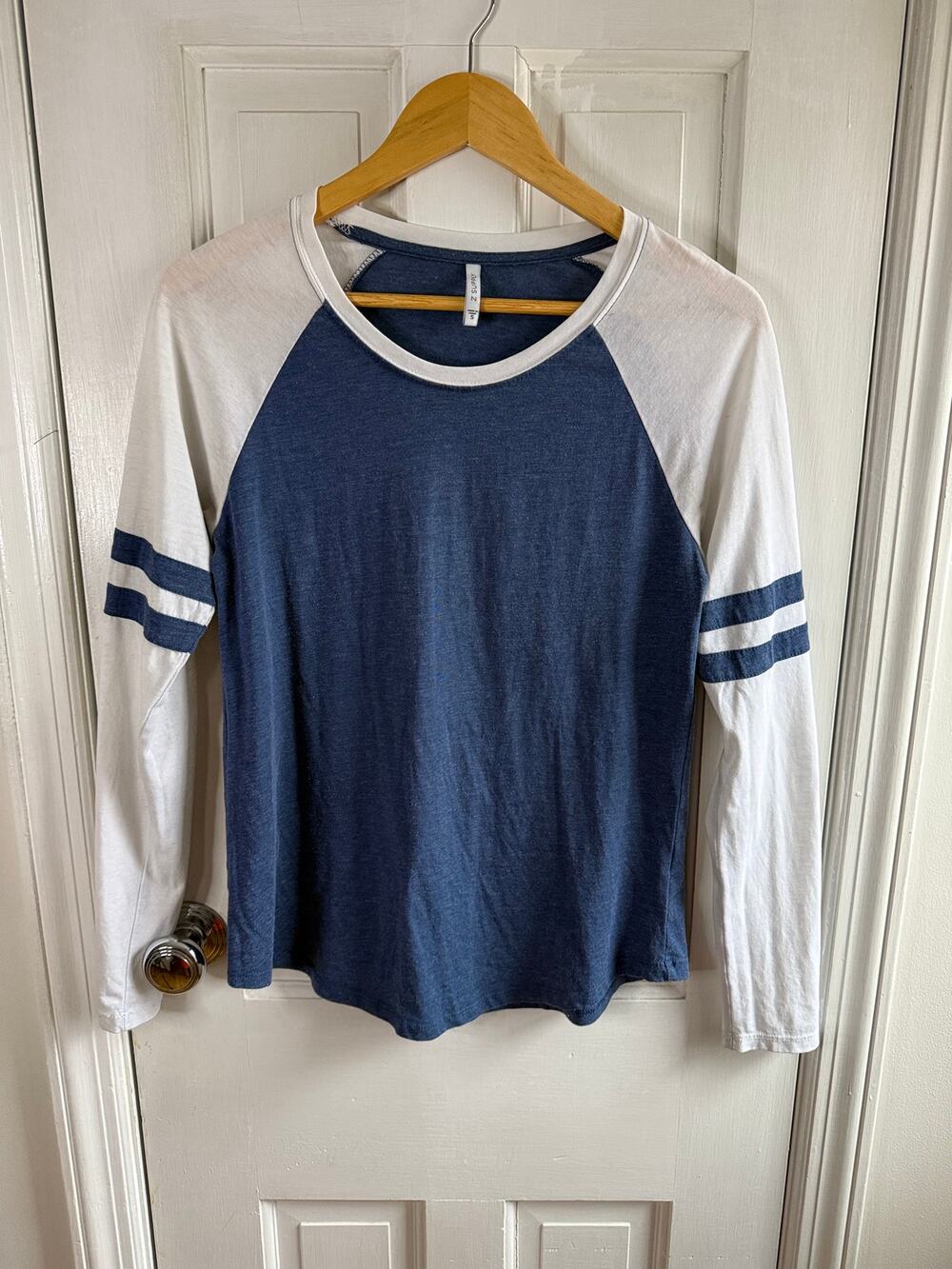 Z Supply Men's Raglan Long Sleeve Shirt - Size Small - EUC Blue & White Varsity